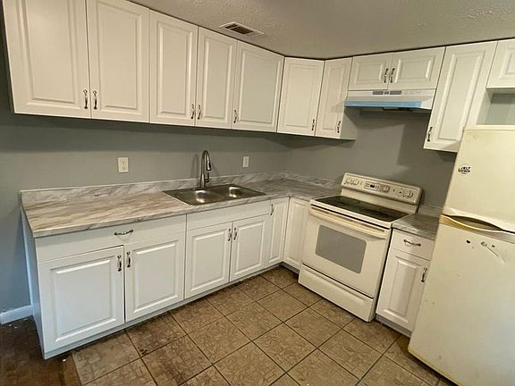 3rd image of 1606 E Annie St