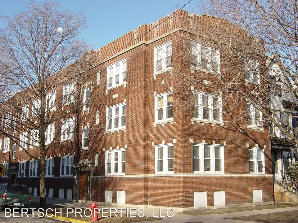 1st image of 4503 N Oakley Ave #2