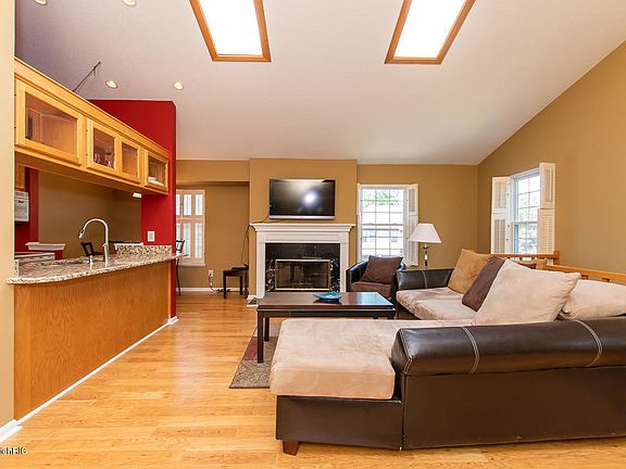 3rd image of 2393 Quail Run Dr