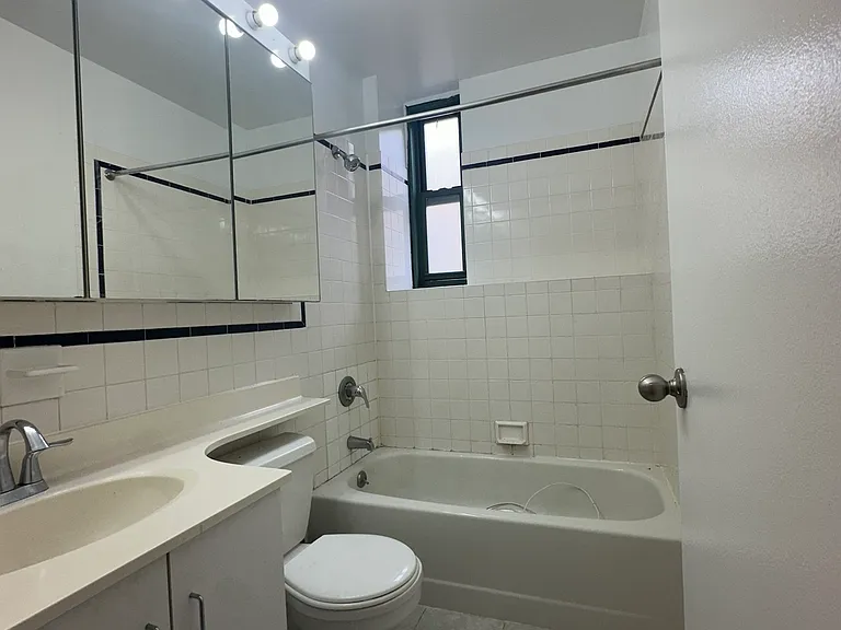 501 E 78th St #5G — Photo 6