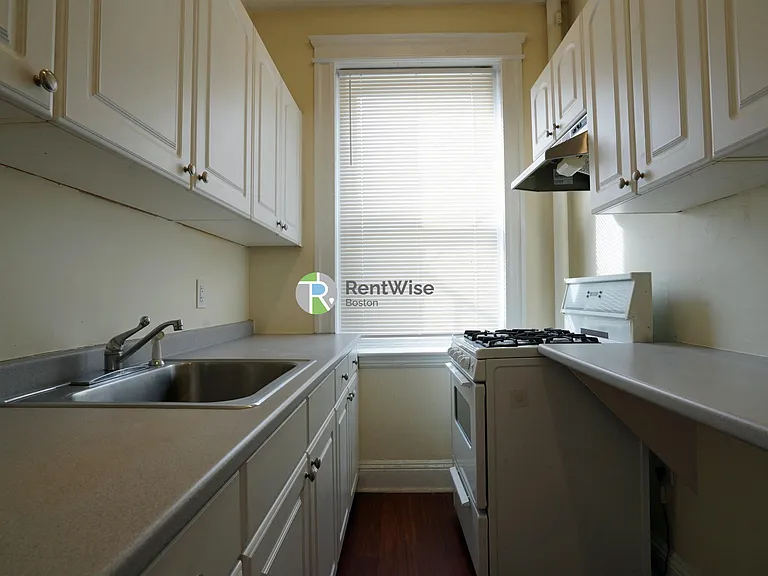 1844 Commonwealth ave — Photo 8