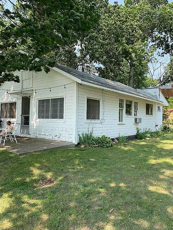 576 Black Oaks Trl photo 1