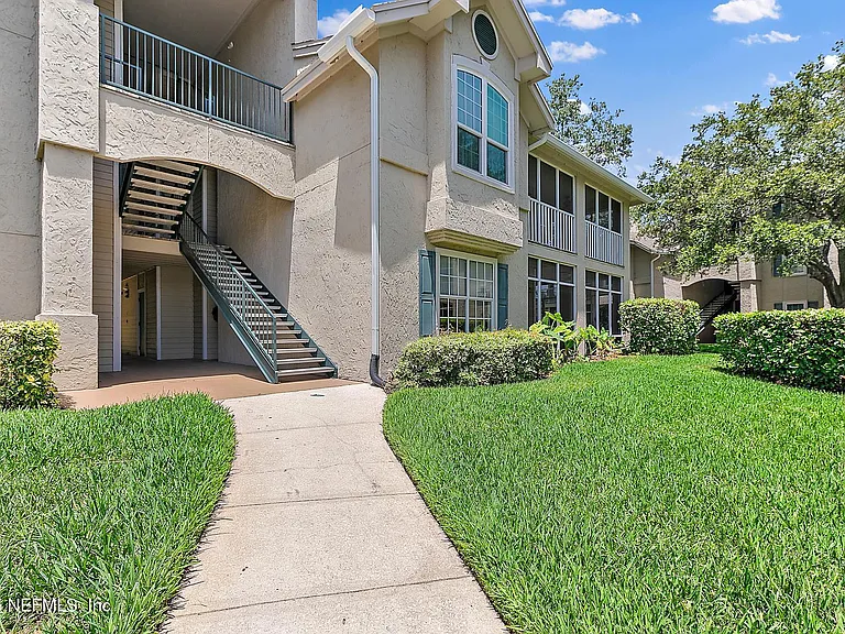 900 Ironwood Dr #917 — Photo 1