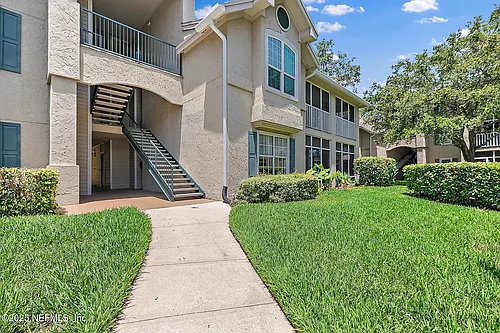 900 Ironwood Dr Photo 1