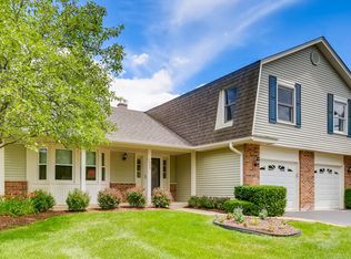 1550 Chesapeake Dr, Hoffman Estates, IL 60192