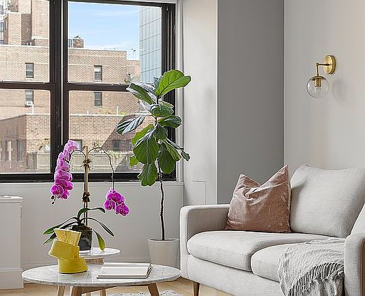 4th image of 305 E 40th St #16C