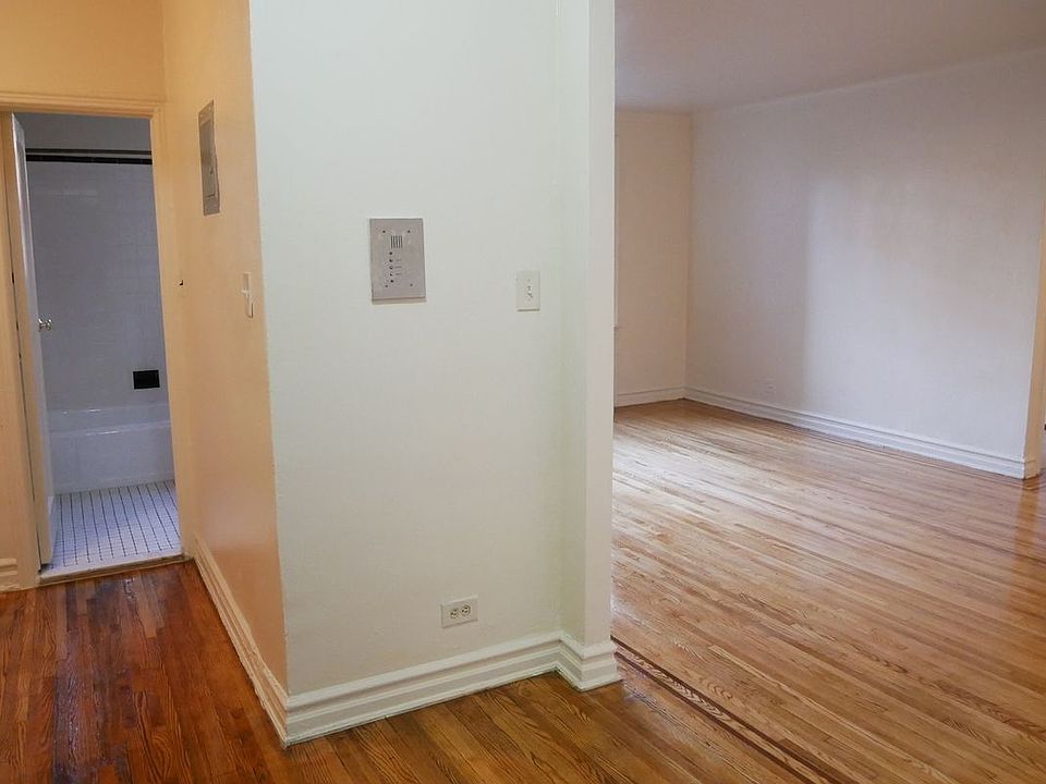 1st image of 3546 74th St APT 424