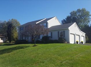 4533 Meadow Dr, Nazareth, PA 18064