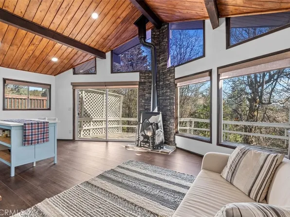 26305 Jacqueline Rd, Twin Peaks, CA 92391