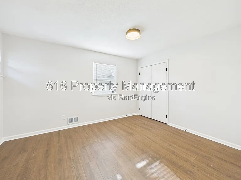 7030 Ewing Ave #7030 — Photo 9