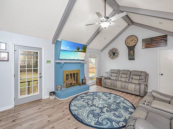 4th image of 104 Kent Ct