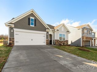 41 Woodvale Dr, Waynesville, NC 28786