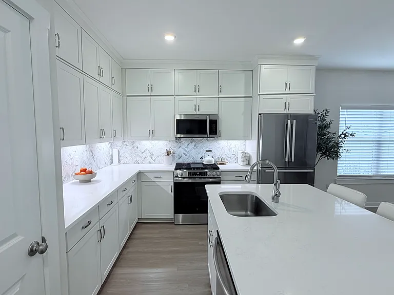 2305 Peony St — Photo 6