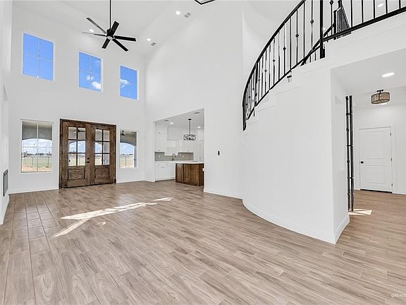 4th image of 3101 E Iverson Ave