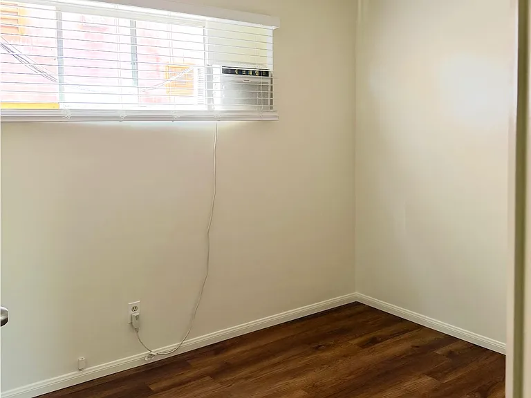 Bedroom + AC