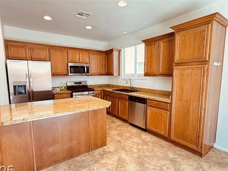 7965 Limestone Arch Ave — Photo 16