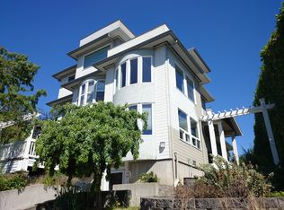 3212 SW Genesee St, Seattle, WA 98126