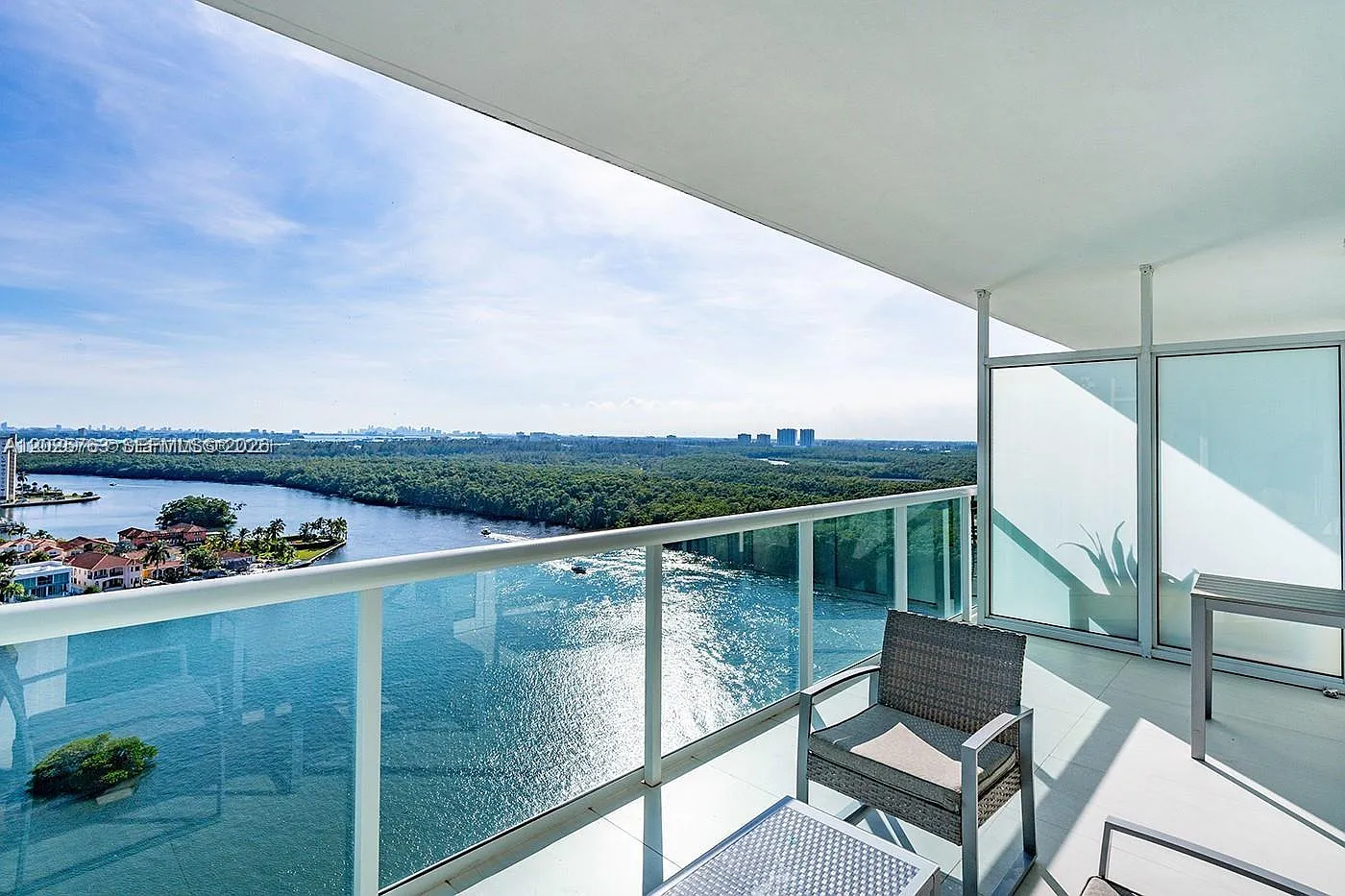 400 Sunny Isles Condo Wes — Photo 4