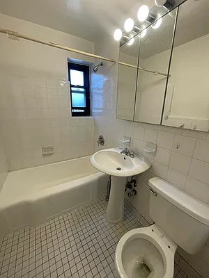 Rented by Queens Apartments Realty LLC | media 16