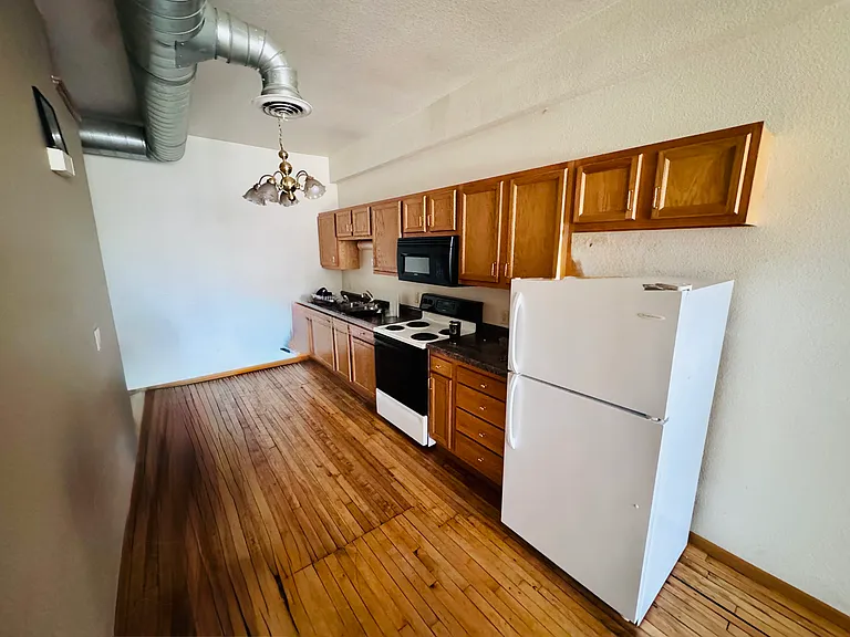 448 N Main St — Photo 6