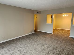 1101 La Fontenay Ct, Louisville, KY 40223
