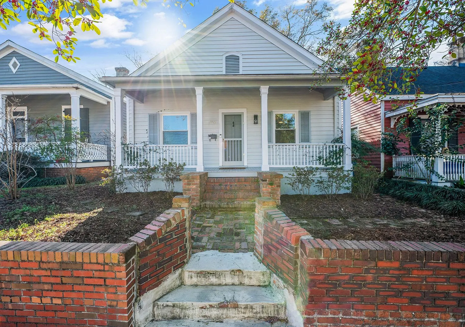 3 Bedroom, 2 Bathroom Cottage In the Heart of Downtown Wilmington — Photo 1