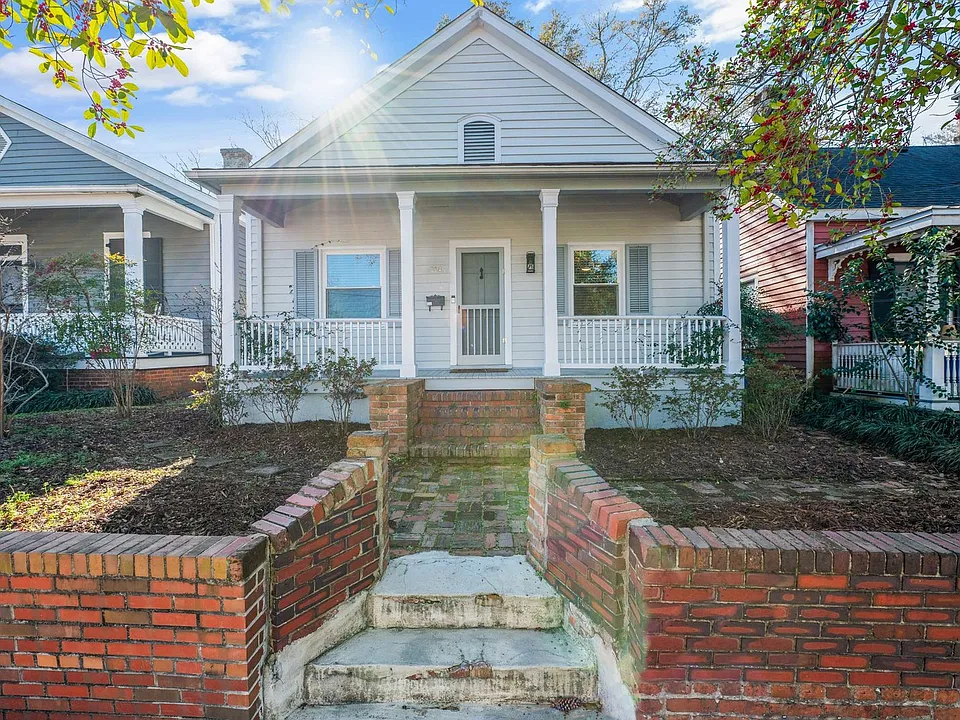 218 Castle St