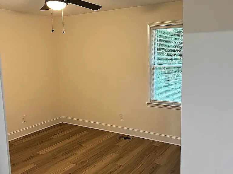 320 Camfield Ct SW — Photo 8