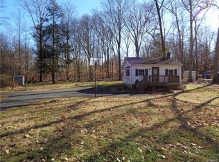 49 Lake Shore Dr, Shawangunk, NY 12566