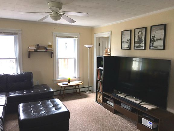 5th image of 134 Woodlawn Ave #2