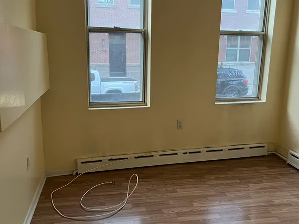1431 S 4th St Floor 1, Philadelphia, PA 19147