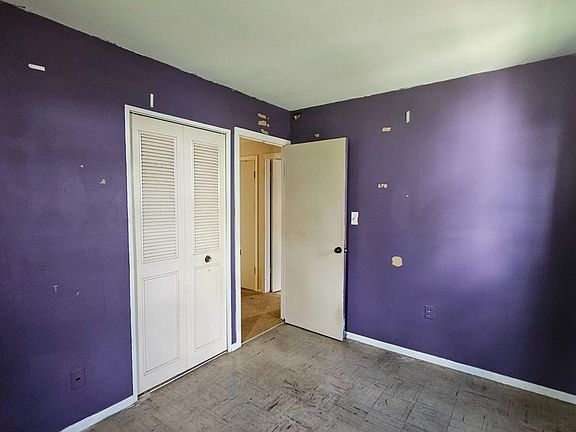 5th image of 33 Hopewell Ln