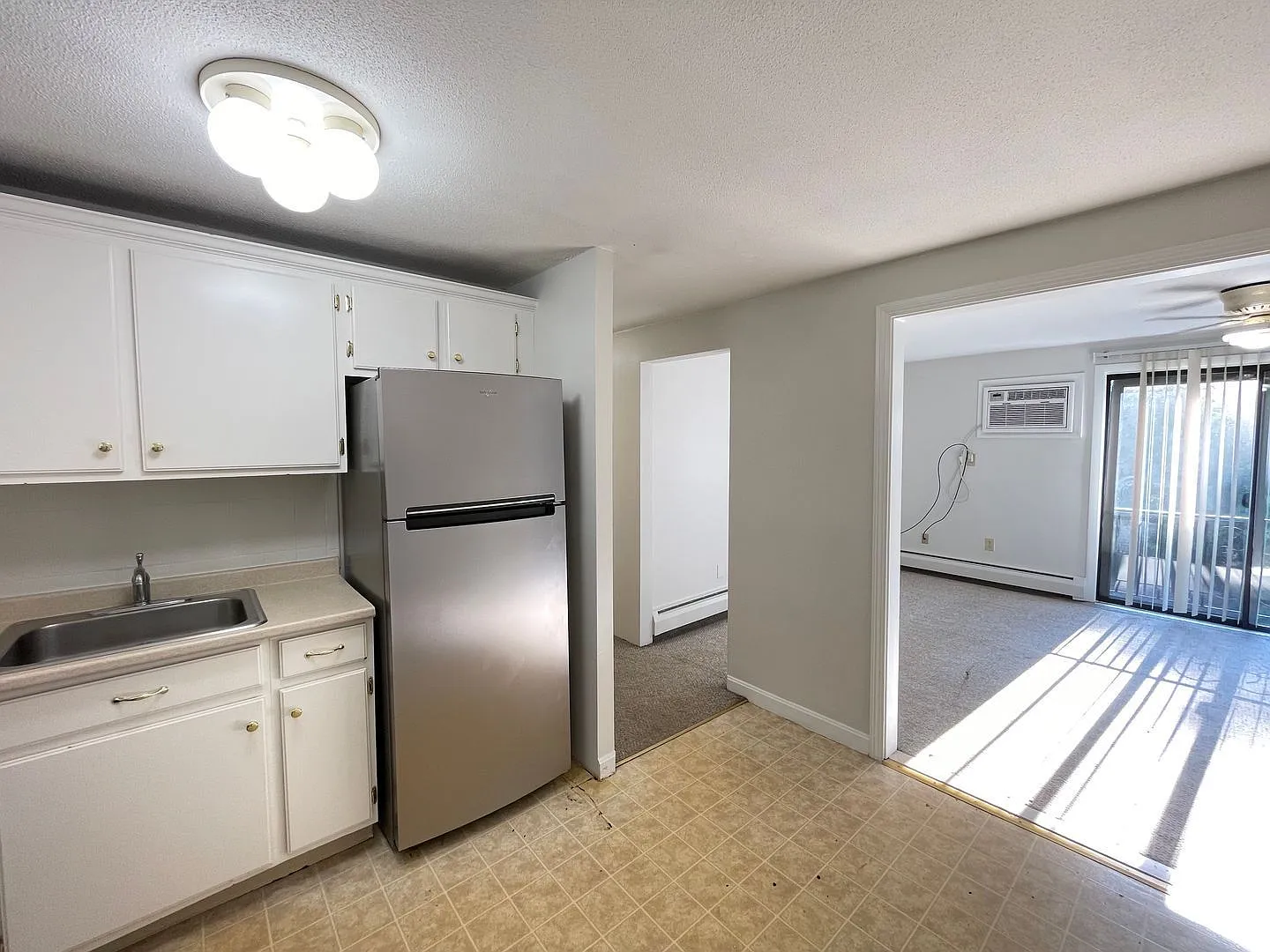 1 bed, 1.0 bath, 867 sqft, $1,600 — Photo 3