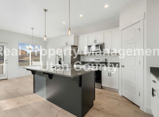 971 N Ledger Dr, Saratoga Springs, UT 84045