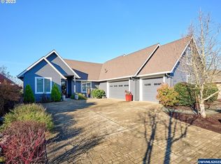 2017 Meridian Dr, Woodburn, OR 97071