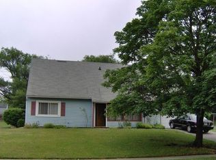 19 Pinewood Ln, Sicklerville, NJ 08081