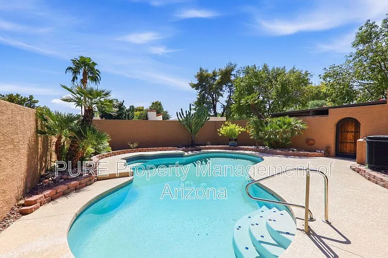 3 bed, 2.0 bath, 2045 sqft, $6,995 — Photo 1