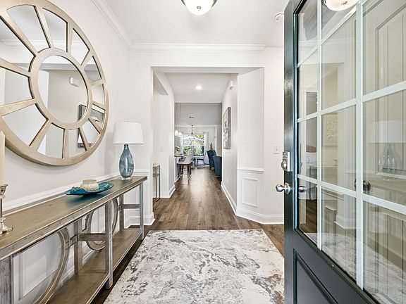 3rd image of 1822 Parish Way