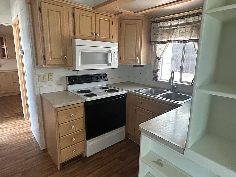 17200 W Bell Rd #760 — Photo 3