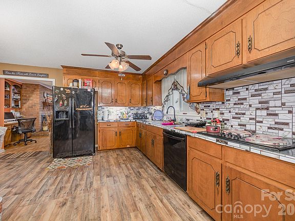 5th image of 514 Idlewood Dr