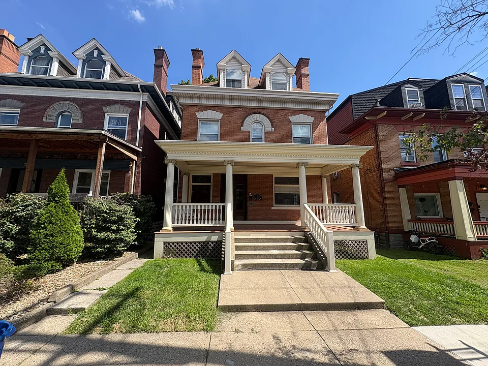 117 Stratford Ave #1