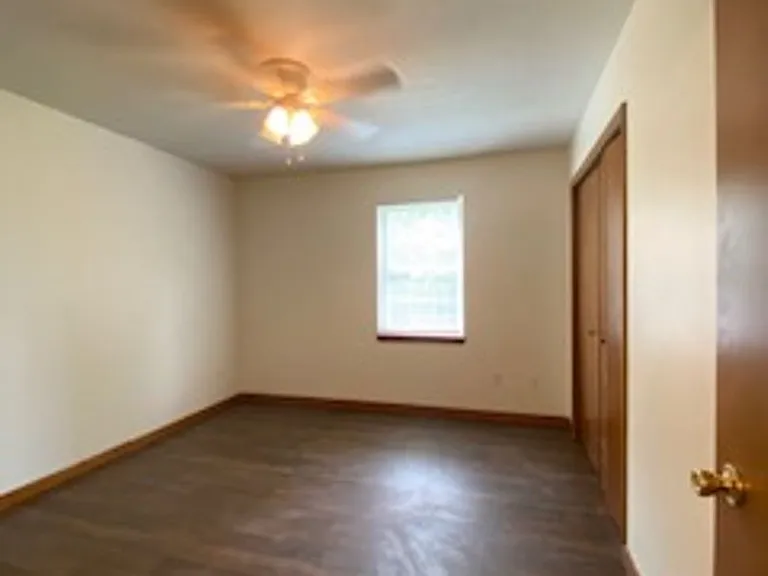 819 Colonial Manor Dr — Photo 10