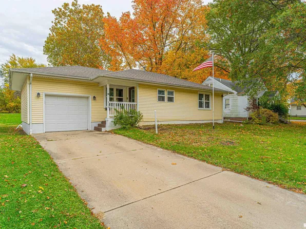 326 Williamette Ave, Lincoln, IL 62656
