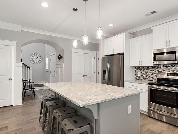 2nd image of 80 Circlewood Dr