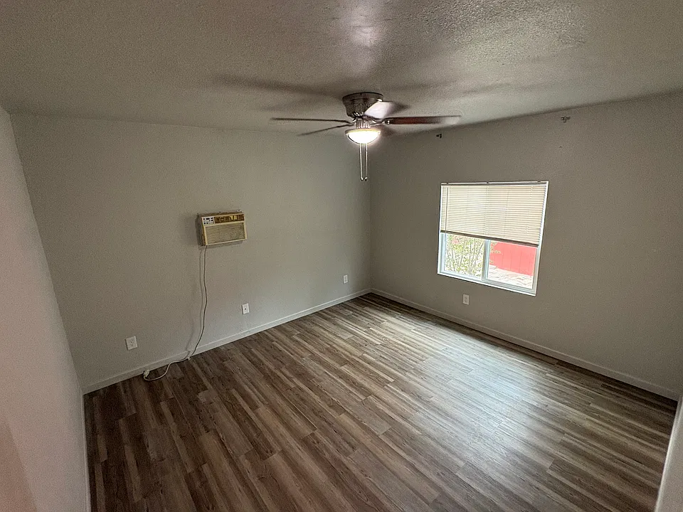 3336 N Lafayette Ave #2