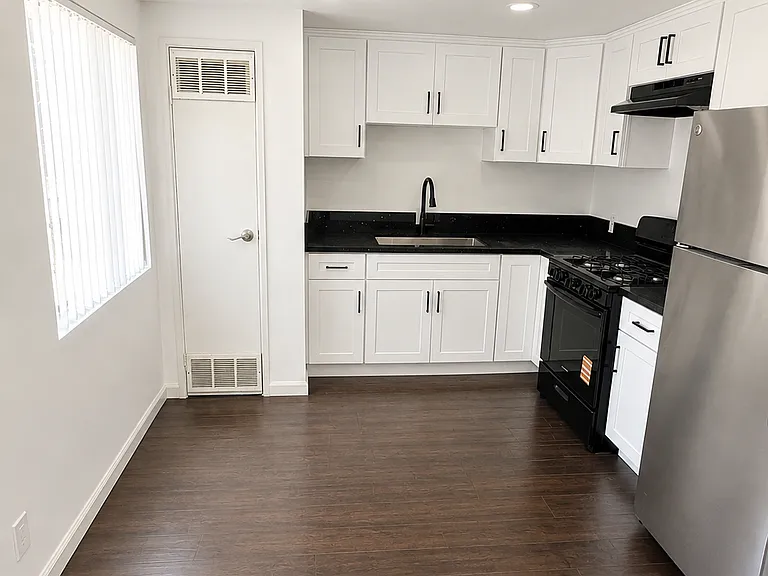 6448 Troost Ave #5 — Photo 3