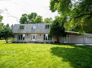 712 Sylvandale Ct S, Mendota Heights, MN 55118