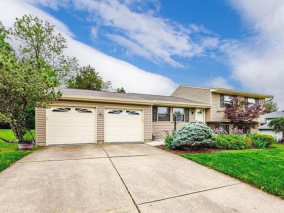 3rd image of 5825 Cedaridge Dr