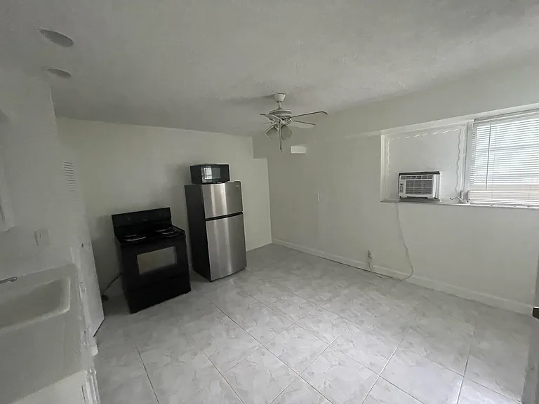 2819 Polk St #B — Photo 14