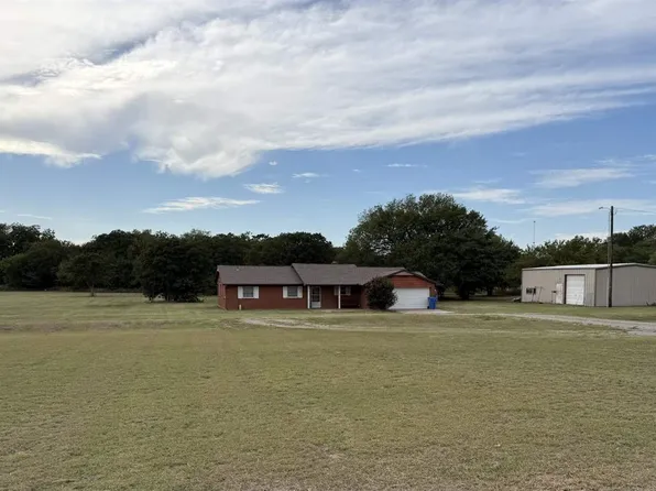 115 N Crater Creek Rd, Cache, OK 73527